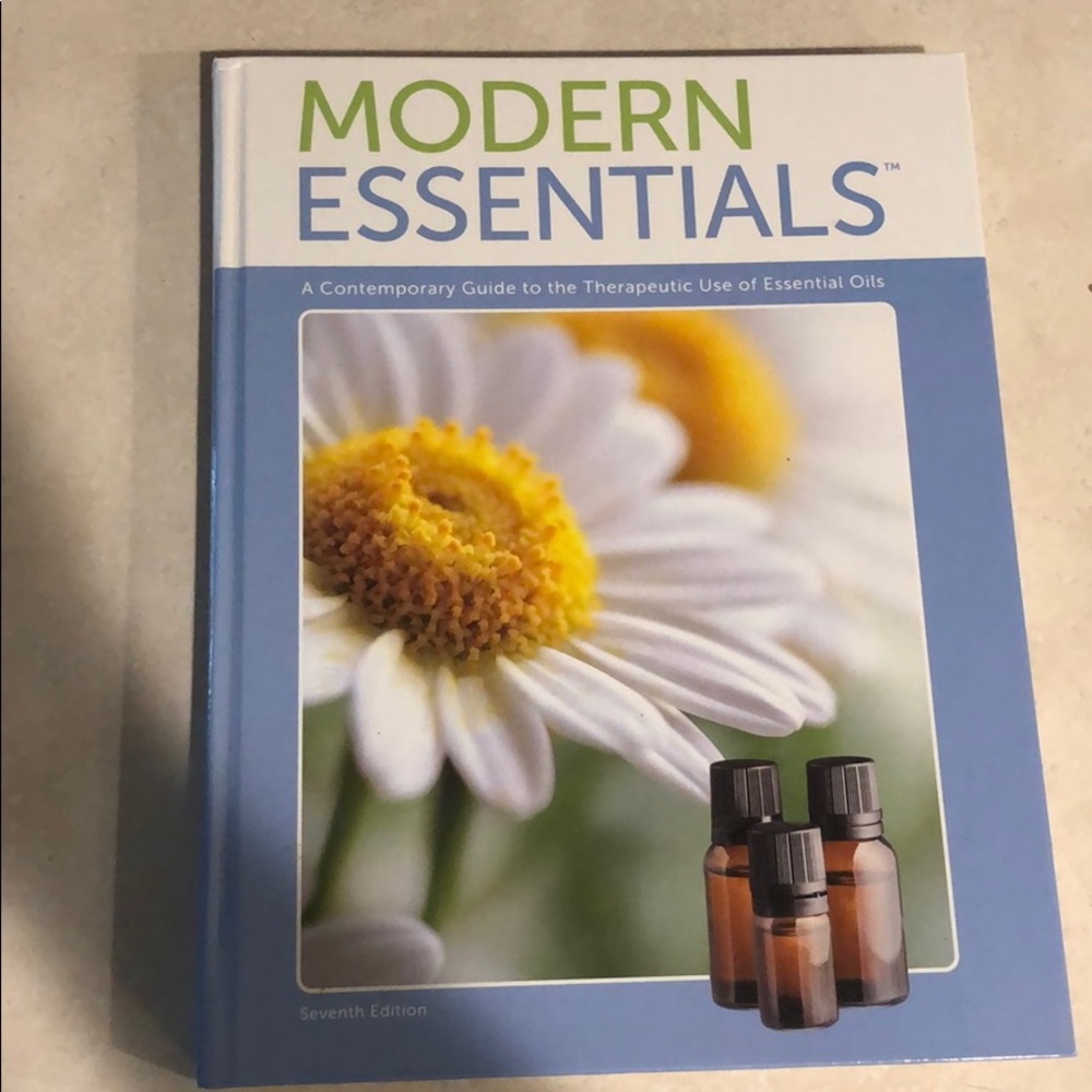Aroma Tools Modern Essentials Book